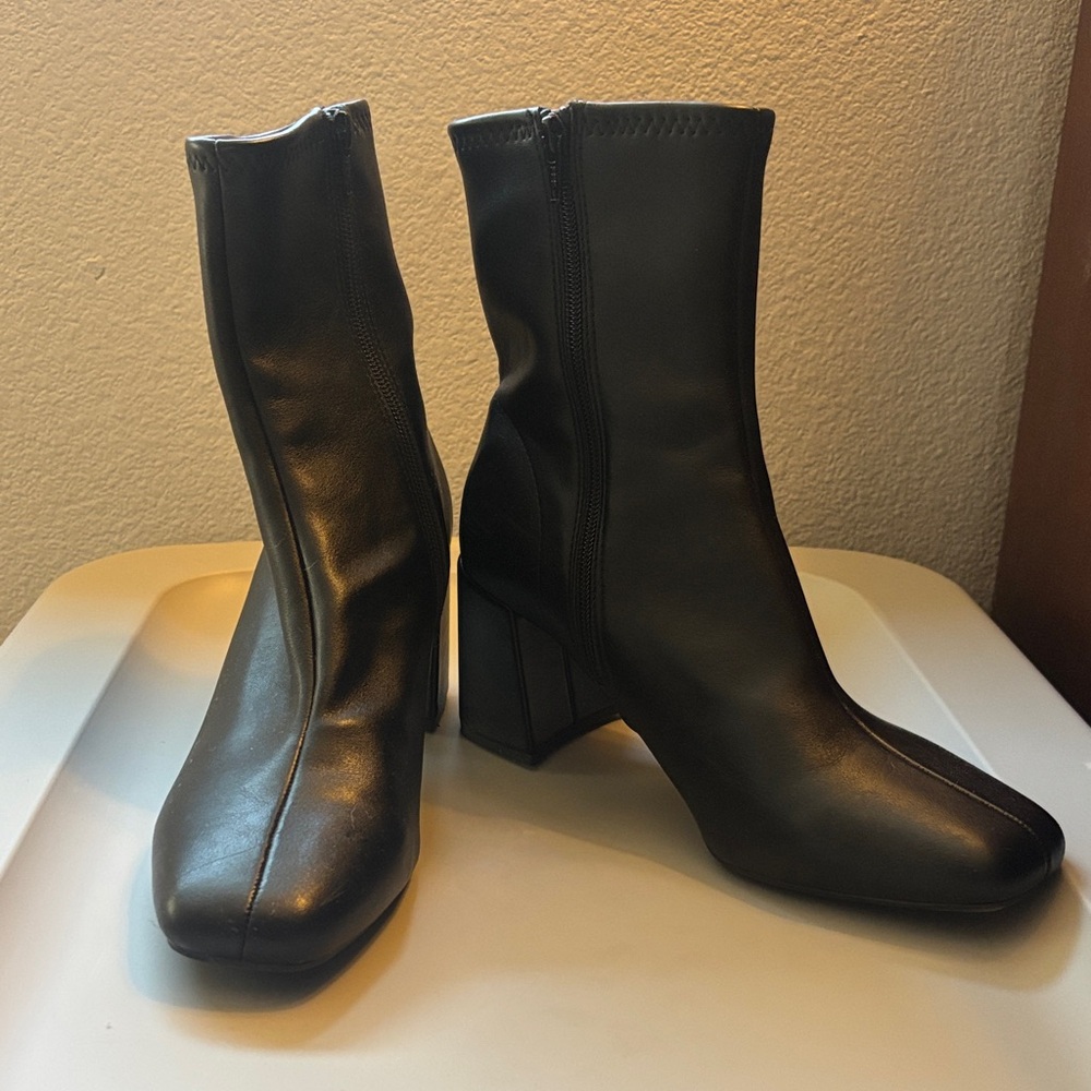 Elegant Black Ankle Boots
